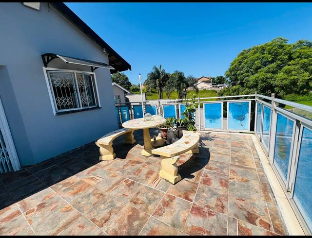 3 BEDROOM FREEHOLD FOR SALE IN NEWLANDS WEST